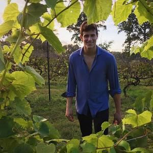 Meet your Posher, Elias